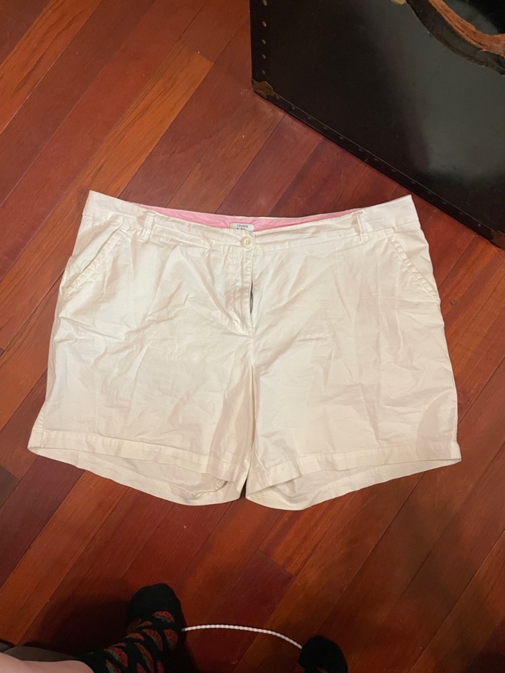 crown & ivy White Cotton Bermuda Shorts with Pink Waistband Detail